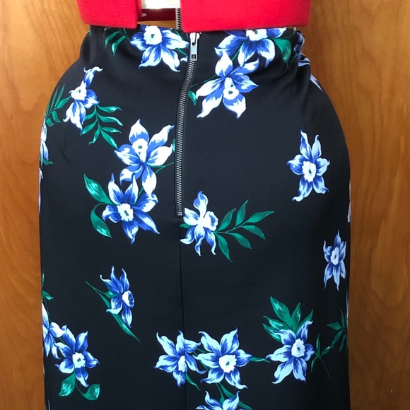WOMAN'S 20W SKIRT - Picture 6 of 7